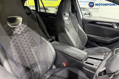 Volkswagen Passat R-Line Automatic Petrol Plug-In Hybrid Estate - Stock Number (1672182) - 17th supplementary image