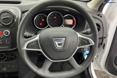 Dacia Sandero Essential Manual Petrol Hatchback - Stock Number (1666769) - 6th supplementary image