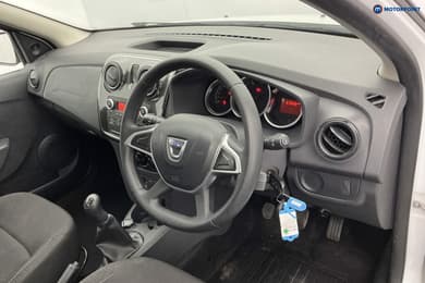 Dacia Sandero Essential Manual Petrol Hatchback - Stock Number (1666769) - 8th supplementary image