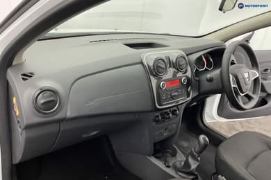 Dacia Sandero Essential Manual Petrol Hatchback - Stock Number (1666769) - 9th supplementary image