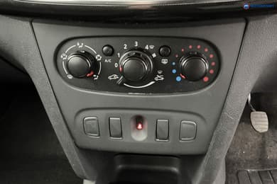 Dacia Sandero Essential Manual Petrol Hatchback - Stock Number (1666769) - 17th supplementary image