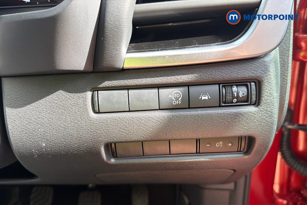 Nissan Qashqai N-Connecta Manual Petrol SUV - Stock Number (1667433) - 8th supplementary image