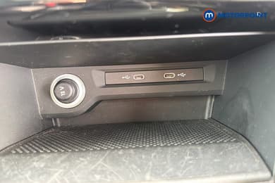 Volkswagen Touran Match Manual Petrol People Carrier - Stock Number (1668496) - 6th supplementary image