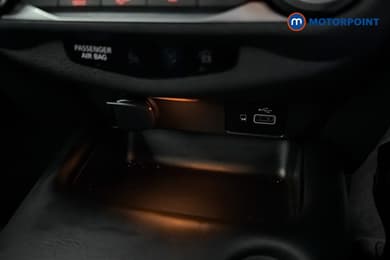 Nissan Juke N-Connecta Manual Petrol SUV - Stock Number (1669817) - 17th supplementary image