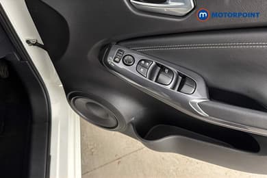 Nissan Juke N-Connecta Manual Petrol SUV - Stock Number (1669817) - 21st supplementary image