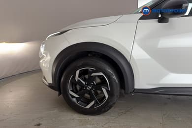 Nissan Juke N-Connecta Manual Petrol SUV - Stock Number (1669817) - 47th supplementary image