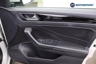 Volkswagen T-Roc R-Line Automatic Petrol SUV - Stock Number (1667595) - 13th supplementary image