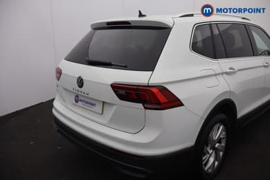 Volkswagen Tiguan Allspace Life Automatic Petrol SUV - Stock Number (1668310) - 2nd supplementary image