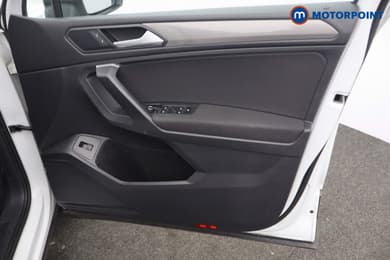 Volkswagen Tiguan Allspace Life Automatic Petrol SUV - Stock Number (1668310) - 9th supplementary image
