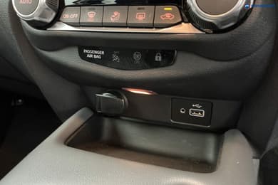 Nissan Juke N-Connecta Manual Petrol SUV - Stock Number (1669396) - 16th supplementary image