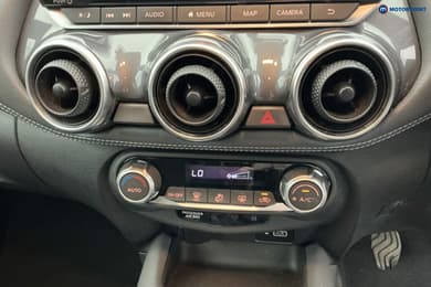 Nissan Juke N-Connecta Manual Petrol SUV - Stock Number (1669396) - 17th supplementary image