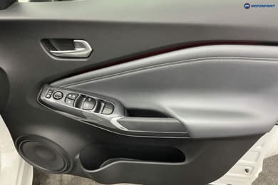 Nissan Juke N-Connecta Manual Petrol SUV - Stock Number (1669396) - 24th supplementary image
