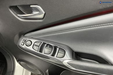 Nissan Juke N-Connecta Manual Petrol SUV - Stock Number (1669396) - 25th supplementary image