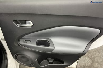 Nissan Juke N-Connecta Manual Petrol SUV - Stock Number (1669396) - 26th supplementary image