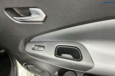 Nissan Juke N-Connecta Manual Petrol SUV - Stock Number (1669396) - 27th supplementary image
