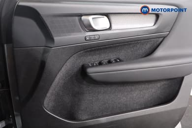 Volvo Xc40 Plus Automatic Petrol SUV - Stock Number (1670148) - 9th supplementary image