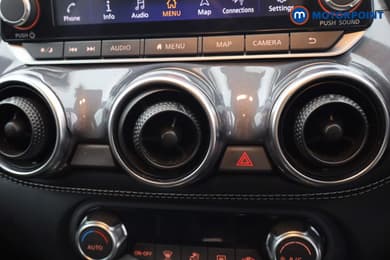 Nissan Juke N-Connecta Automatic Petrol SUV - Stock Number (1670816) - 3rd supplementary image