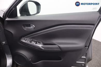 Nissan Juke N-Connecta Automatic Petrol SUV - Stock Number (1671484) - 10th supplementary image