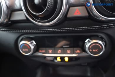Nissan Juke N-Connecta Automatic Petrol SUV - Stock Number (1671484) - 17th supplementary image