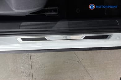 Volkswagen T-Roc R-Line Manual Petrol SUV - Stock Number (1671773) - 27th supplementary image