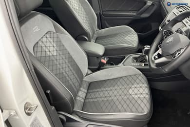 Volkswagen Tiguan R-Line Edition Automatic Petrol SUV - Stock Number (1672501) - 5th supplementary image