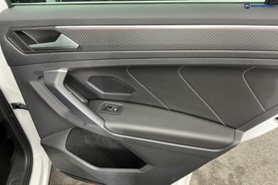 Volkswagen Tiguan R-Line Edition Automatic Petrol SUV - Stock Number (1672501) - 27th supplementary image