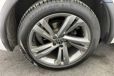 Volkswagen Tiguan R-Line Edition Automatic Petrol SUV - Stock Number (1672501) - 34th supplementary image