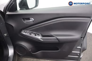 Nissan Juke N-Connecta Manual Petrol SUV - Stock Number (1672626) - 10th supplementary image