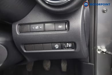 Nissan Juke N-Connecta Manual Petrol SUV - Stock Number (1672626) - 13th supplementary image