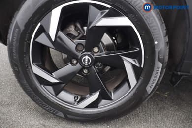 Nissan Juke N-Connecta Manual Petrol SUV - Stock Number (1672626) - 28th supplementary image