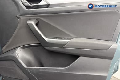 Volkswagen T-Roc Life Manual Petrol SUV - Stock Number (1666975) - 17th supplementary image