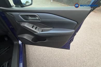Nissan Qashqai Tekna Automatic Petrol-Electric Hybrid SUV - Stock Number (1668077) - 4th supplementary image