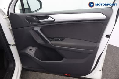 Volkswagen Tiguan Match Manual Petrol SUV - Stock Number (1668774) - 9th supplementary image