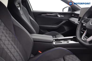 Volkswagen Passat R-Line Automatic Petrol Plug-In Hybrid Estate - Stock Number (1669032) - 14th supplementary image