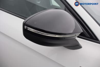 Volkswagen Passat R-Line Automatic Petrol Plug-In Hybrid Estate - Stock Number (1669032) - 24th supplementary image