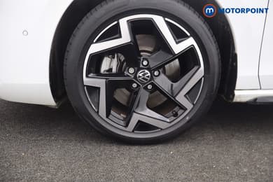 Volkswagen Passat R-Line Automatic Petrol Plug-In Hybrid Estate - Stock Number (1669032) - 29th supplementary image