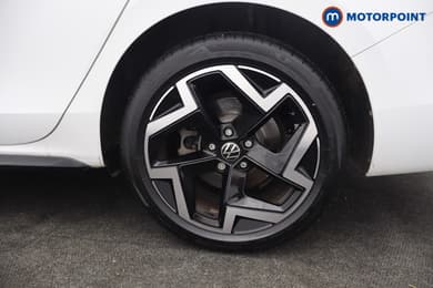Volkswagen Passat R-Line Automatic Petrol Plug-In Hybrid Estate - Stock Number (1669032) - 32nd supplementary image