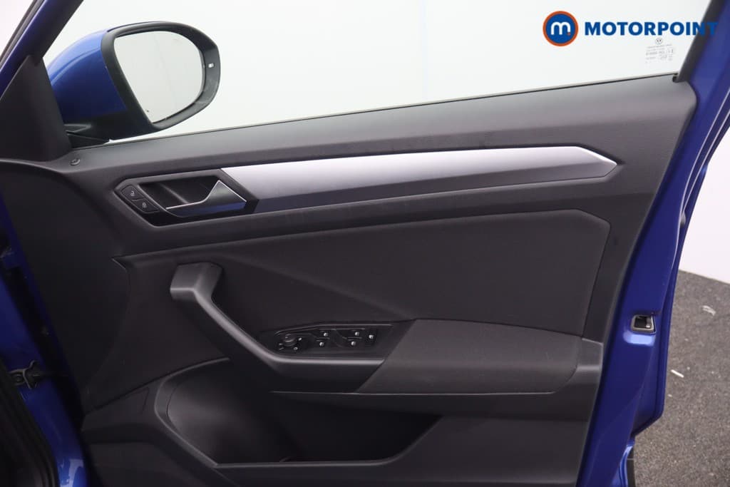 Volkswagen T-Roc Life Manual Petrol SUV - Stock Number (1670803) - 8th supplementary image