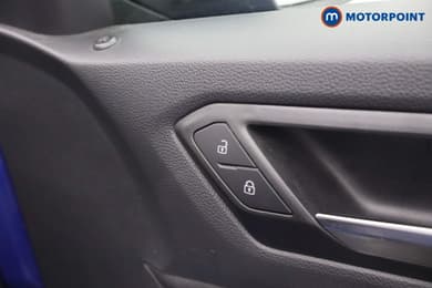 Volkswagen T-Roc Life Manual Petrol SUV - Stock Number (1670803) - 9th supplementary image