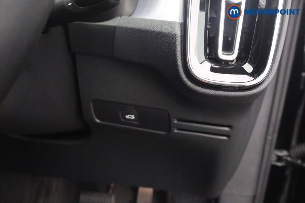 Volvo Xc40 Plus Black Edition Automatic Petrol SUV - Stock Number (1667060) - 8th supplementary image
