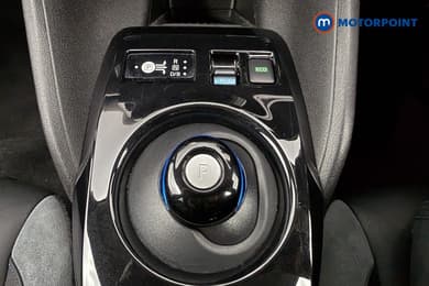 Nissan Leaf Tekna Automatic Electric Hatchback - Stock Number (1668439) - 7th supplementary image
