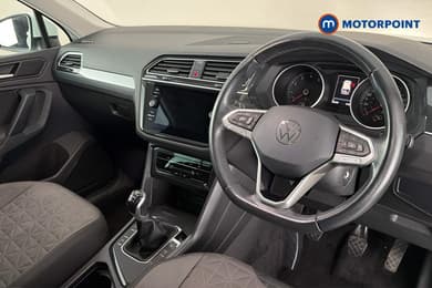 Volkswagen Tiguan Life Manual Petrol SUV - Stock Number (1668817) - 2nd supplementary image