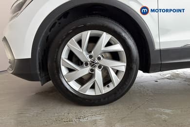 Volkswagen Tiguan Life Manual Petrol SUV - Stock Number (1668817) - 47th supplementary image