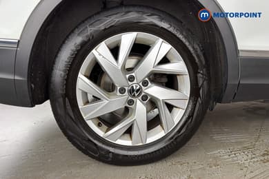 Volkswagen Tiguan Life Manual Petrol SUV - Stock Number (1668817) - 49th supplementary image