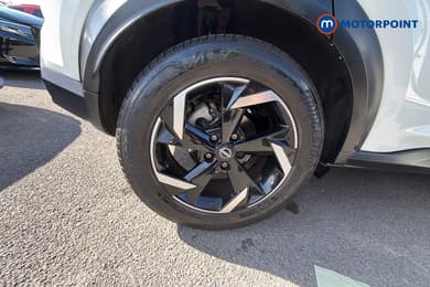 Nissan Juke N-Connecta Automatic Petrol-Electric Hybrid SUV - Stock Number (1668947) - 1st supplementary image