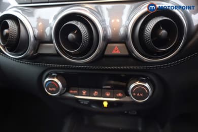 Nissan Juke N-Connecta Automatic Petrol SUV - Stock Number (1669783) - 3rd supplementary image