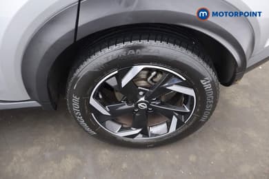 Nissan Juke N-Connecta Automatic Petrol SUV - Stock Number (1669786) - 2nd supplementary image