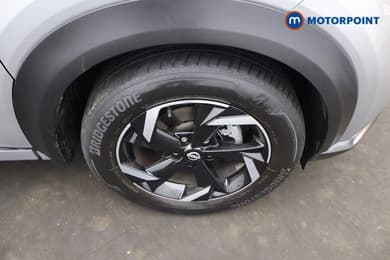 Nissan Juke N-Connecta Automatic Petrol SUV - Stock Number (1669786) - 4th supplementary image
