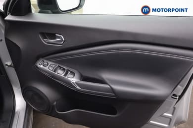 Nissan Juke N-Connecta Automatic Petrol SUV - Stock Number (1669786) - 18th supplementary image