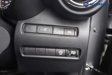 Nissan Juke N-Connecta Automatic Petrol SUV - Stock Number (1669796) - 8th supplementary image